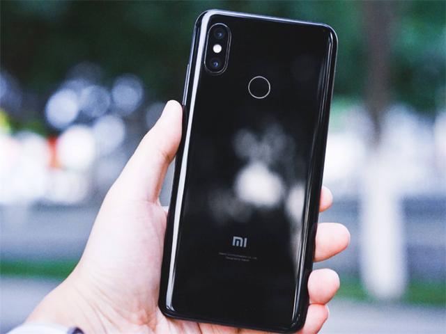 小米8,外观可能不是太不好,耳机孔没有了