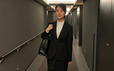在日本求职的打工人，真能拿到爽文剧本？